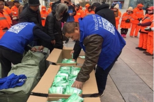 關(guān)愛環(huán)衛(wèi)工人，傳遞公益力量