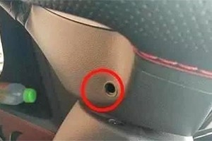交警提醒：方向盤(pán)下有個(gè)小機(jī)關(guān)，作用很大！