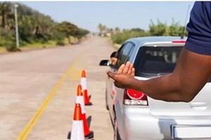 倒車時(shí)怎么判斷距離？老司機(jī)教你幾招