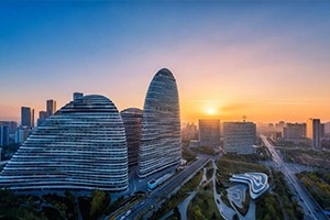 今天，致敬改革開(kāi)放，致敬我們共同奮斗的四十年