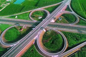 高速公路上如何安全行駛？看完這些指南讓你心不慌