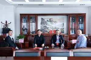 青飲集團黨委書記、董事長一行到訪萬順叫車