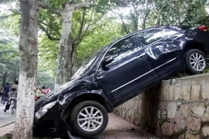 汽車剎車失靈前的4個(gè)征兆，記住了關(guān)鍵時(shí)候能保命！