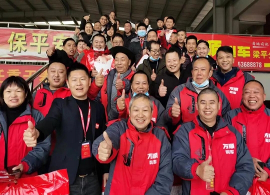 春運(yùn)，萬(wàn)順叫車(chē)司機(jī)在暖心服務(wù)中感受別樣年味